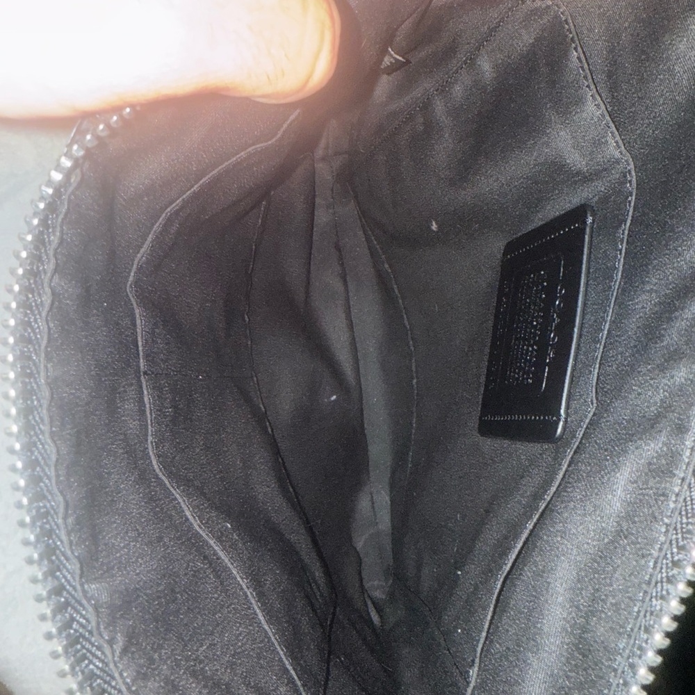 Coach mens calfskin leather messenger bag. Never worn. - Picture 4 of 5